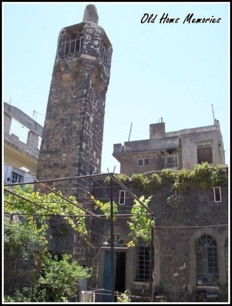 ملف:مئذنة مسجد أبو لبادة من صحن المسجد.jpg